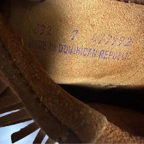 Minnetonka Brown Fringe Moccasin Boots - Picture 7 of 16